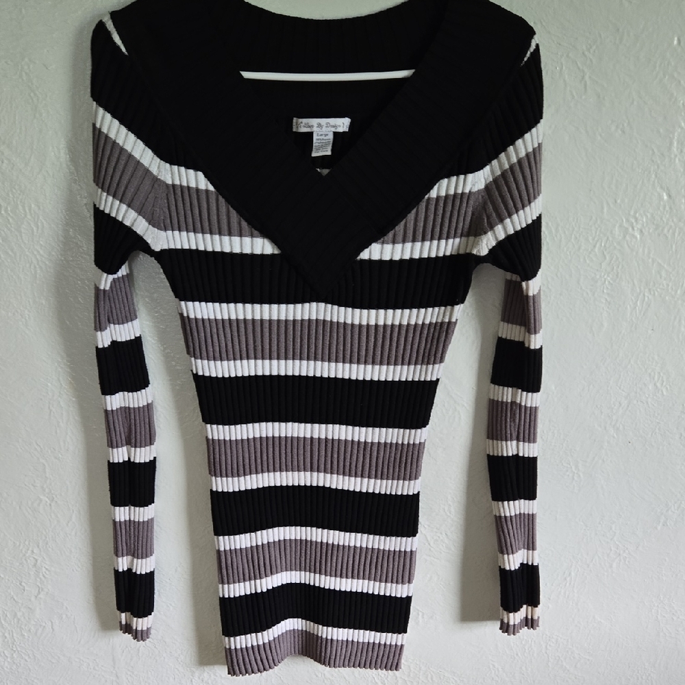 Love By Design Black and Gray Crew Neck Sweater